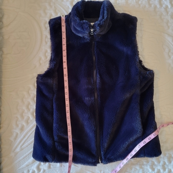 J Crew Dark Navy Blue Faux Fur Sleeveless Zip Up Vest Womens M - Picture 10 of 10